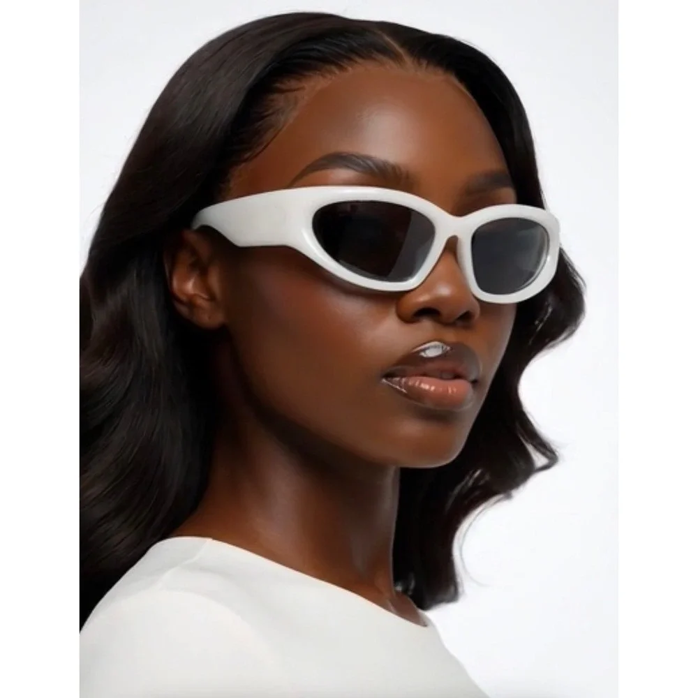 Fashion Women Sunglasses White Frame Black‎ Lens 100% UV Protection Street Wear